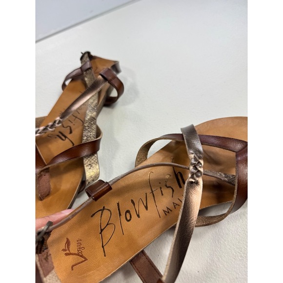 Blowfish Malibu Brown Bronze Vegan Leather Ankle Strap Thong Sandals Size 7 - Picture 4 of 5